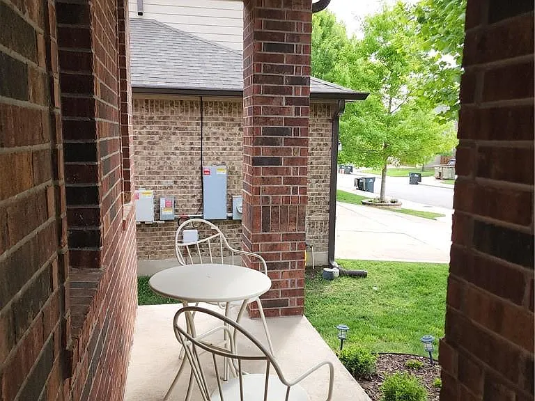 222 Telluride Dr — Photo 2
