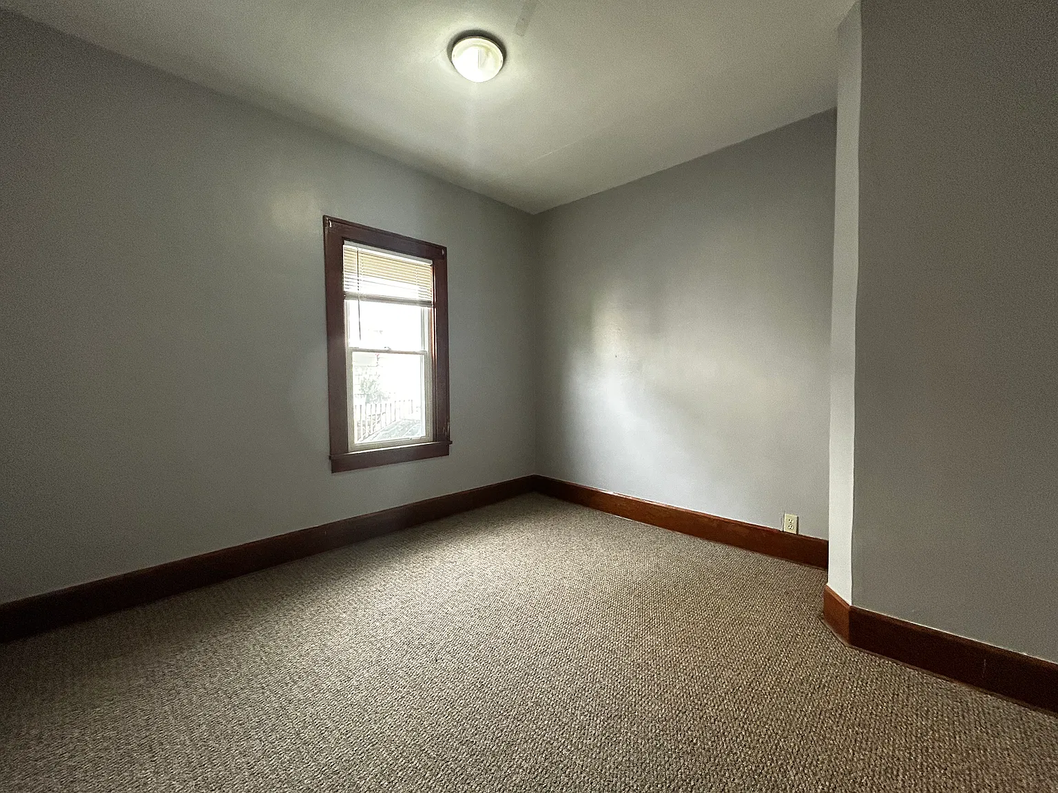 1826 Saint Clair St — Photo 3