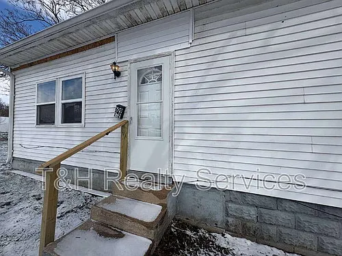 609 1/2 S Crystal St Photo 1