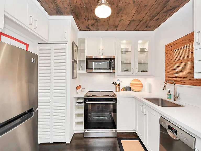 1214 Bartlett St #16 — Photo 15