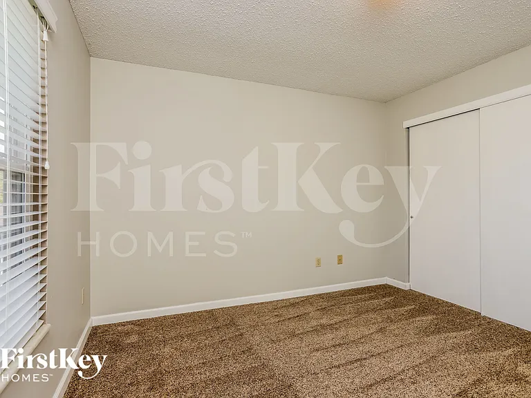 3201 Lupine Dr — Photo 8