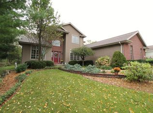 7420 Pine Ridge Dr, Burlington, WI 53105