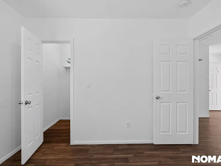7705 Babcock Ave — Photo 20