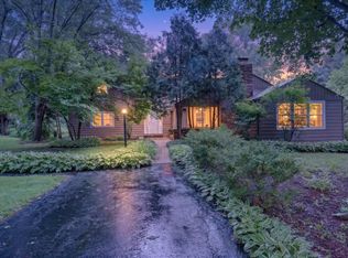 393 Warwick Ln, Crystal Lake, IL 60014