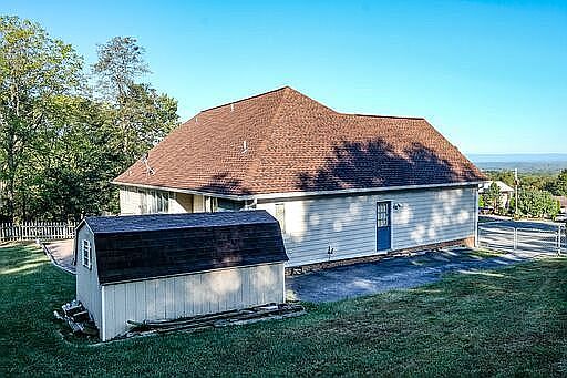 5th image of 1755 W Commonwealth Dr