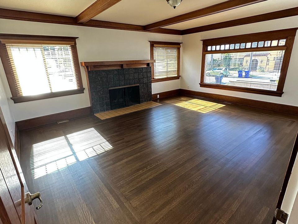 Big Sunny Living Room and Fireplace.