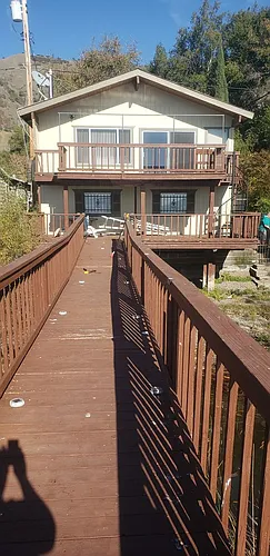 3846 Lakeshore Blvd Photo 1