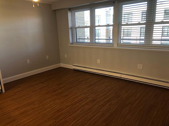 SE corner of studio, 289 sq, ft.