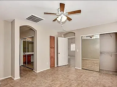 3 bed, 1437 sqft, $1,999 — Photo 4