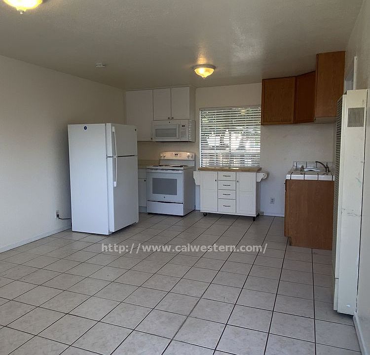 2nd image of 1247 Locust St #B
