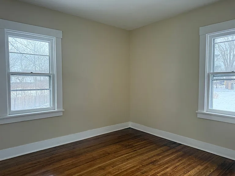 127 W Main St — Photo 35