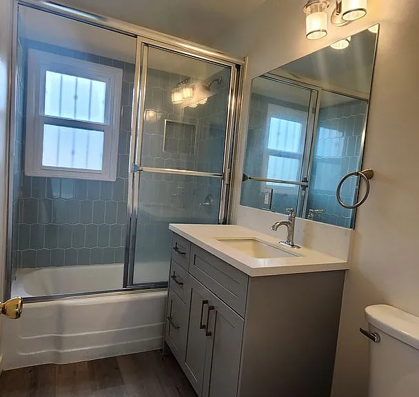 2305-2309 Halm Apartments — Photo 5