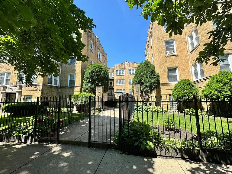4904-08 N Saint Louis Ave #3E — Photo 9