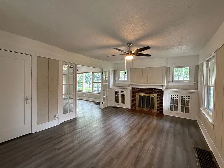 396 S McClellan Ave — Photo 6