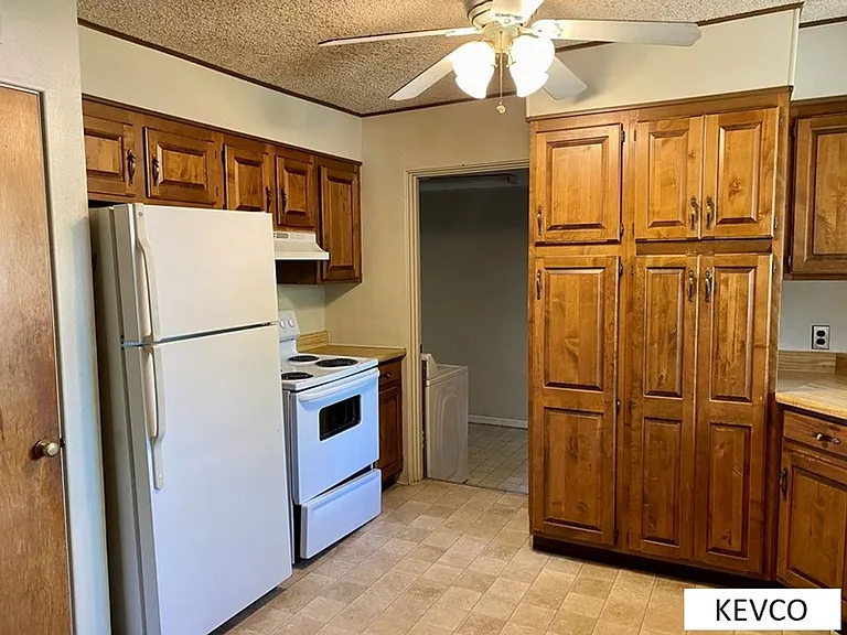 100 Kenroy Ct — Photo 3