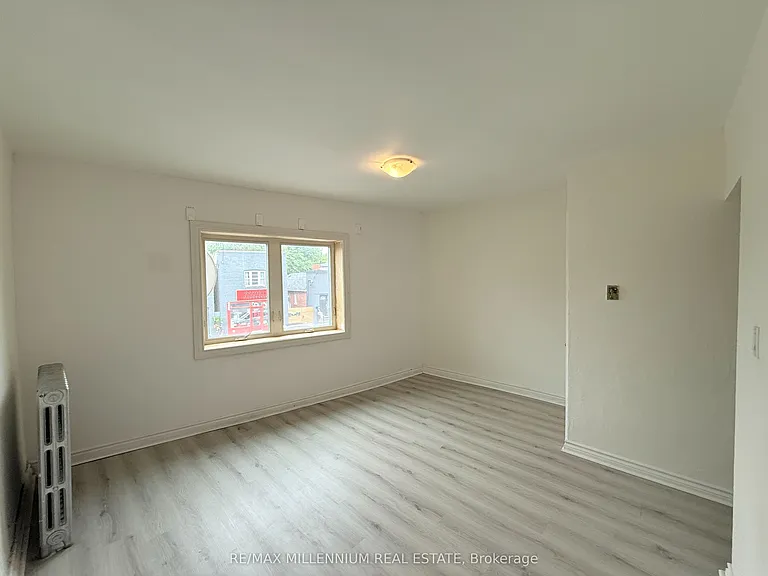 520 Rogers Rd #UPPER LEVEL — Photo 4