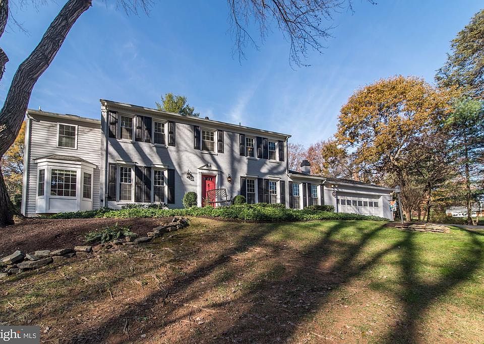 1st image of 11415 Bronzedale Dr