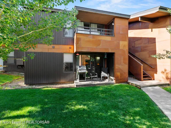 355 W Deloney Ave APT B-13, Jackson, WY 83001