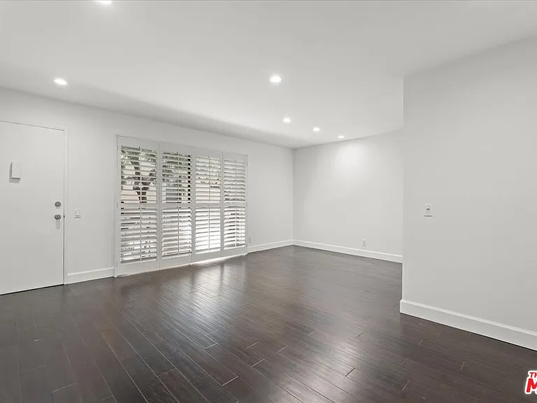 2311 4th St #220 — Photo 7