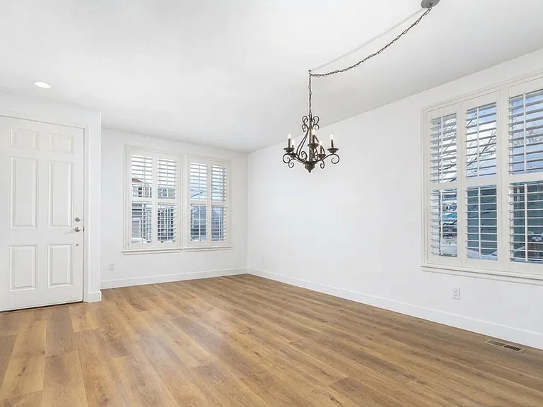 643 Grimson Pl — Photo 4