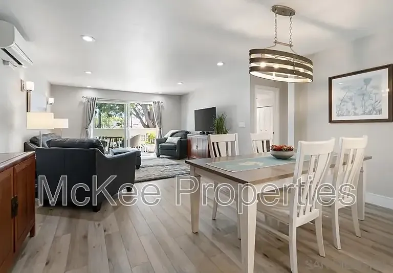516 E Ave — Photo 9