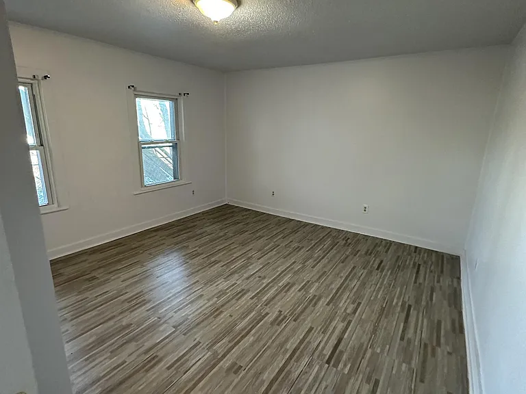 210 Derby Ave #C — Photo 6
