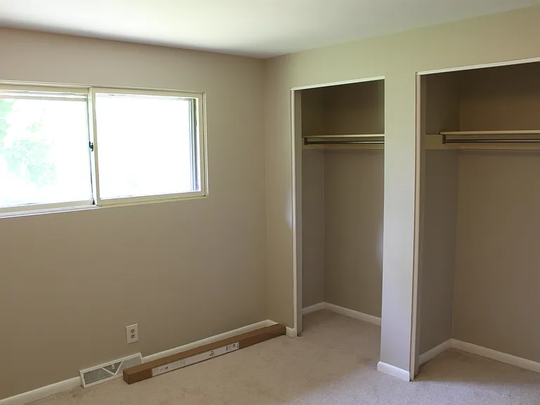 2817 Canterbury Dr — Photo 11