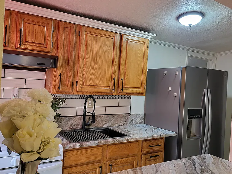 2117 W Hadley St — Photo 36