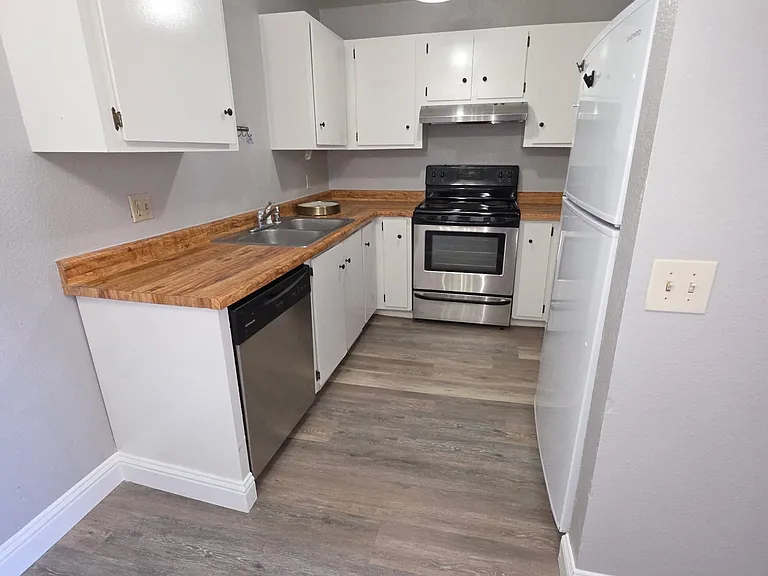 2080 Highview Ct #7 — Photo 1