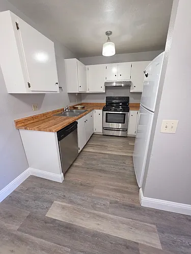 2080 Highview Ct #7 Photo 1