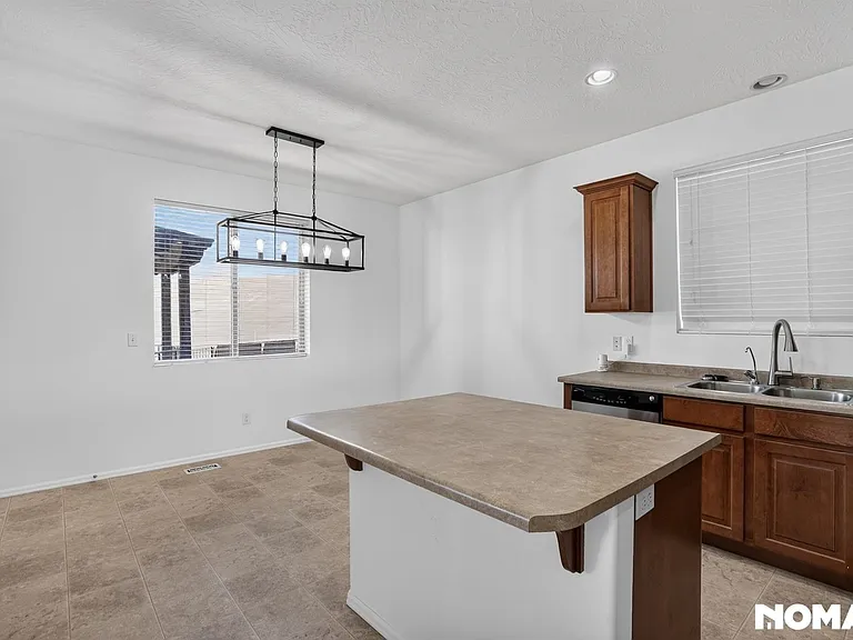 5459 N Chestnut St — Photo 10
