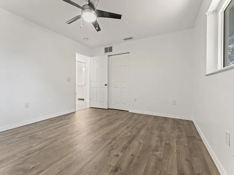 4404 Meadow Creek Cir — Photo 12