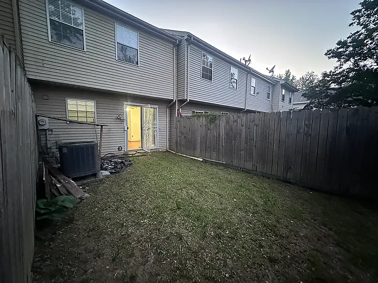 9113 Glenville Rd — Photo 10