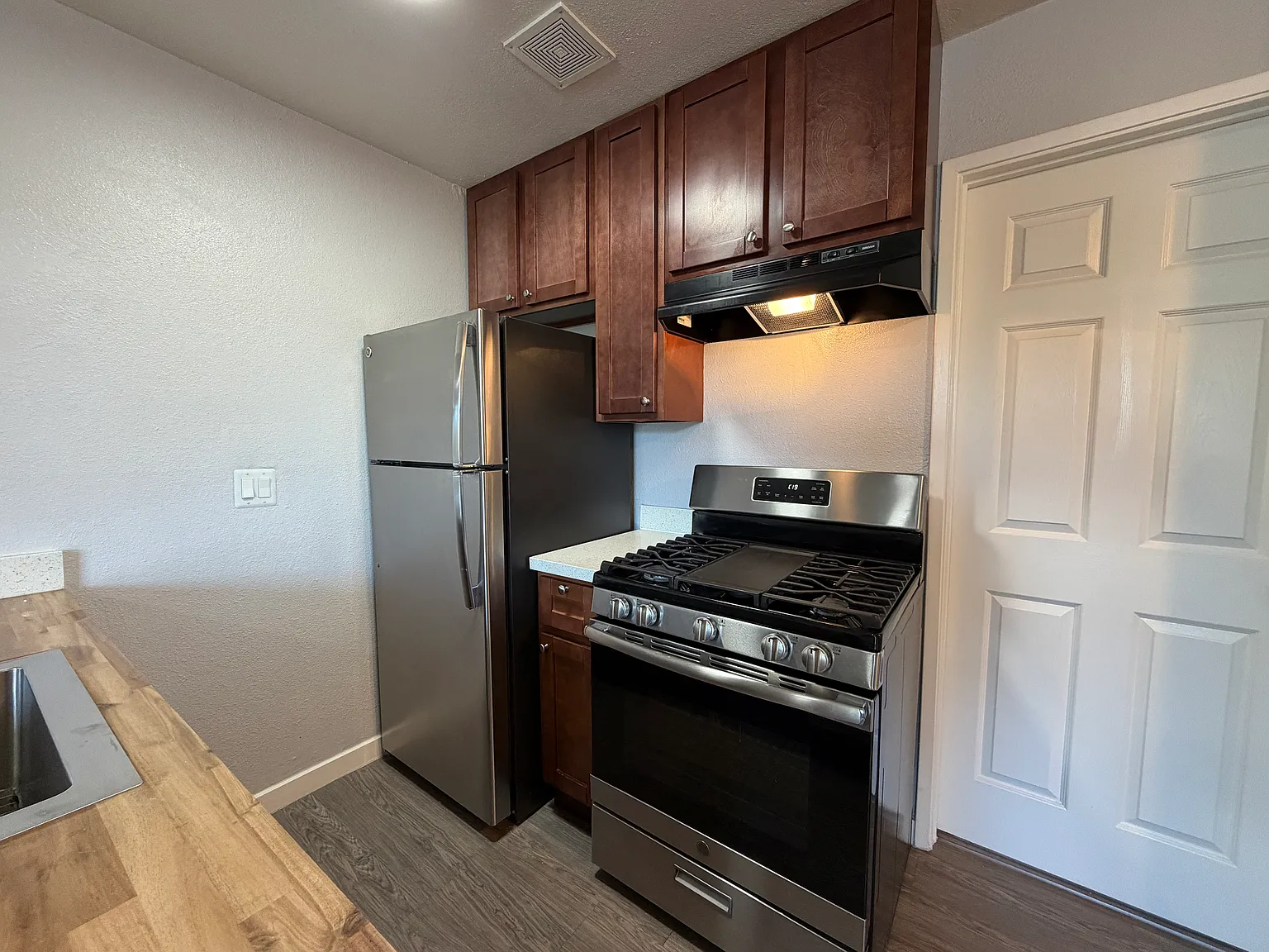 Tahoe Terrace Apartments — Photo 3