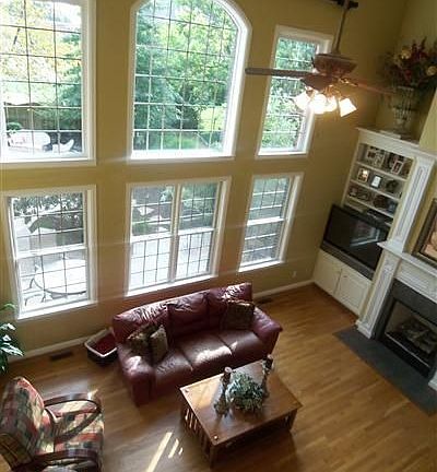 5th image of 2228 Carolina Ln