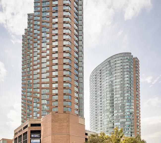Liberty Towers — Photo 34
