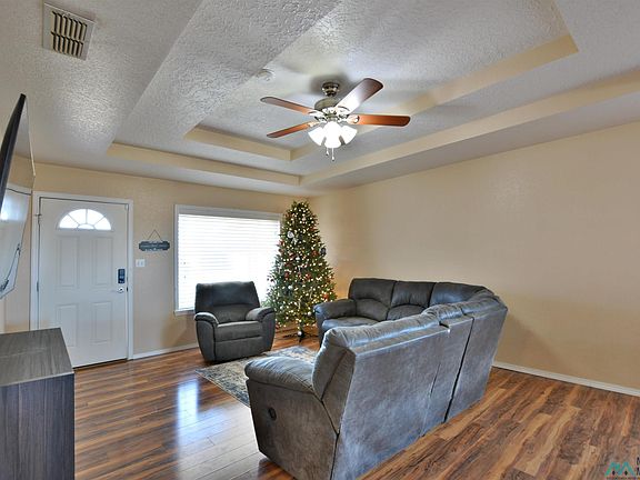 3rd image of 1005 Suncourt