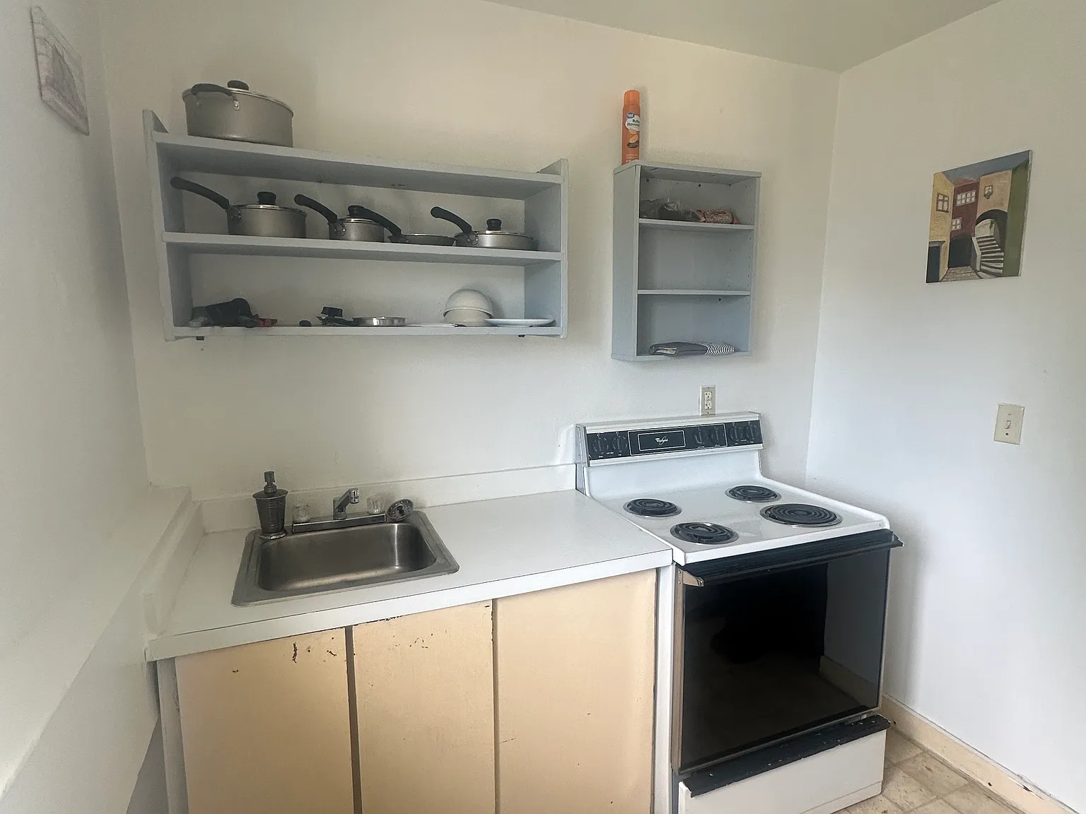 Studio, $799 — Photo 4