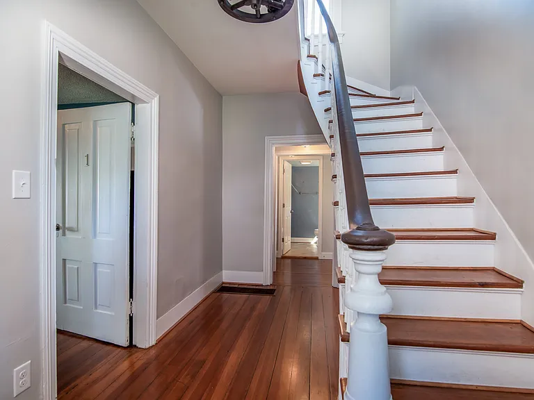 183 Clark St — Photo 6