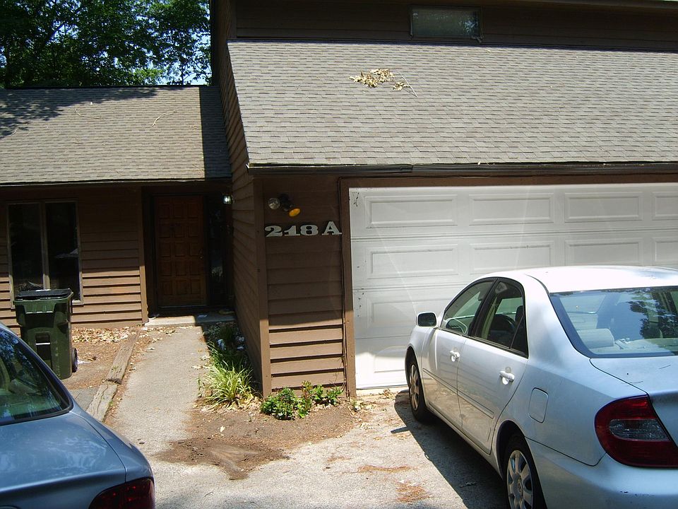 2nd image of 218 Greene St #B