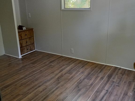 2nd image of 3530 S Pine Ave