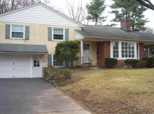 61 Meadow Ln, Doylestown, PA 18901