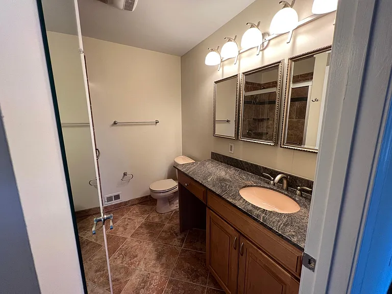 2105 Bucknell Ter — Photo 28