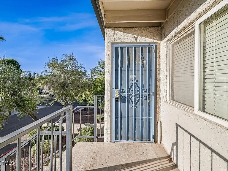 3141 E Cypress St #7 — Photo 2