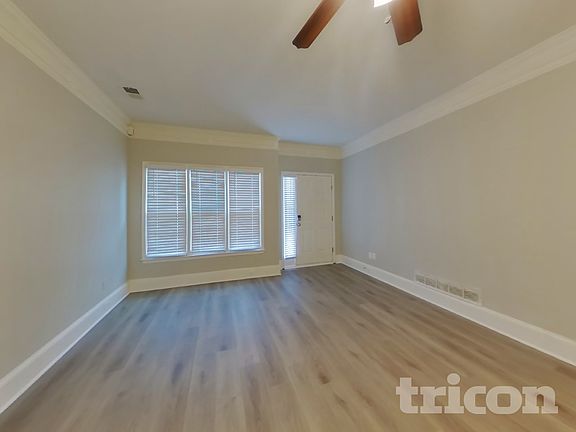 3rd image of 4740 Julian Way