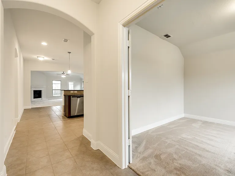 816 Bird Creek Dr — Photo 8