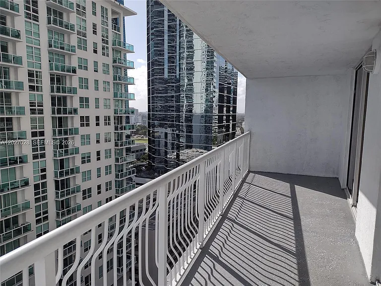 1200 Brickell Bay Dr #2005 — Photo 2