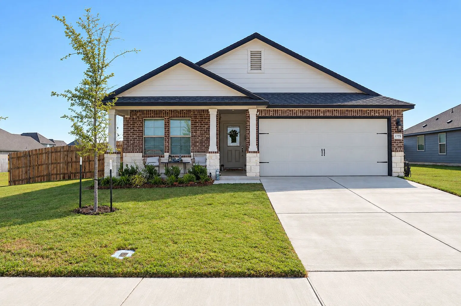 3 bed, 1959 sqft, $1,850 — Photo 1