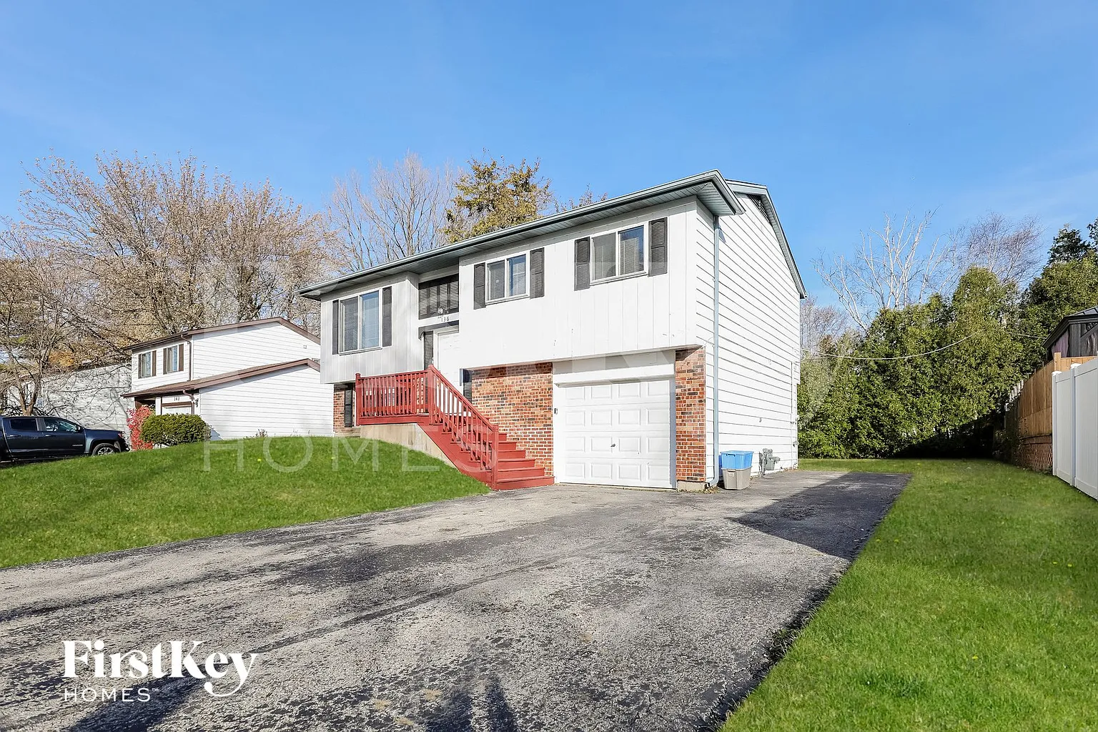 136 Pacific Ln photo 1