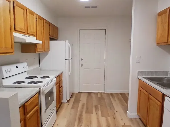 650 Vancouver Rd SE APT F, Rio Rancho, NM 87124